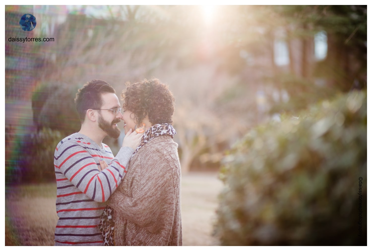 Romantic Fort Monroe Engagement Session by Daissy Torres Photography